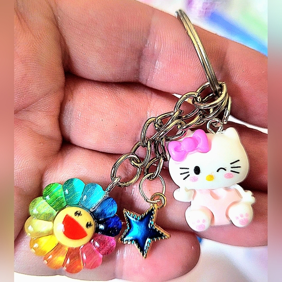 Kawaii Hello Kitty keychain - Picture 1 of 8